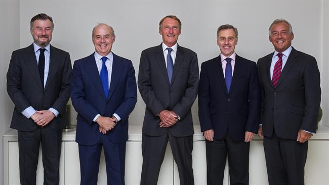 Directivos en la firma del acuerdo | SAVILLS ep directivosla firmaacuerdo