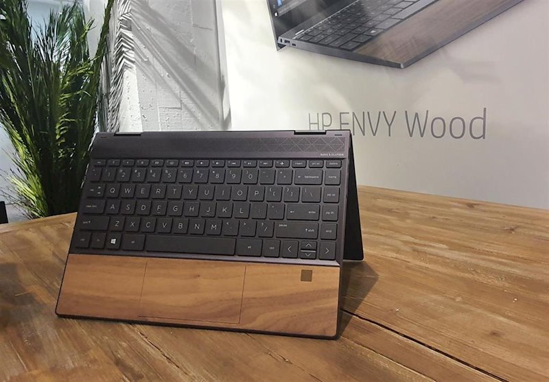 ep el ordenador hp envy wood expuesto en su presentacion en espana