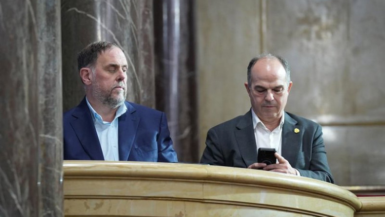 ep el presidente de erc oriol junqueras y el secretario general de junts jordi turull durante la