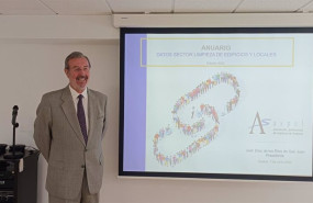 ep el presidente de la patronal de la limpieza aspel juan diez rios presenta el anuario con los
