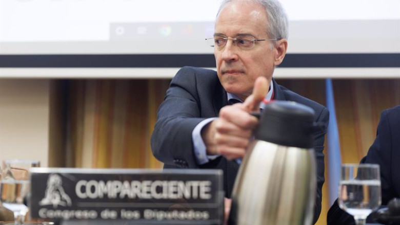 ep el secretario de estado de hacienda jesus gascon catalan durante la comision de hacienda y ep el secretario de estado de hacienda jesus gascon catalan durante la comision de hacienda y