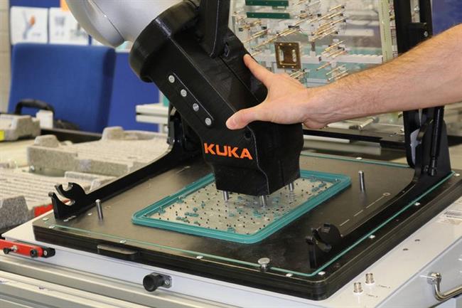 Fujitsu se asocia KUKA para realizar un proyecto de producción de placas base | FUJITSU ep fujitsuasocia kukarealizarproyectoproduccionplacas base
