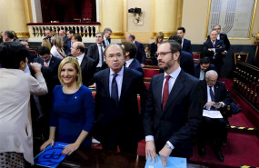 ep javier maroto d junto a salome pradas y pio garcia-escudero en el pleno de constitucion del