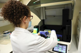ep una biologa del centro de biologia molecular severo ochoa en el campus de cantoblanco de la
