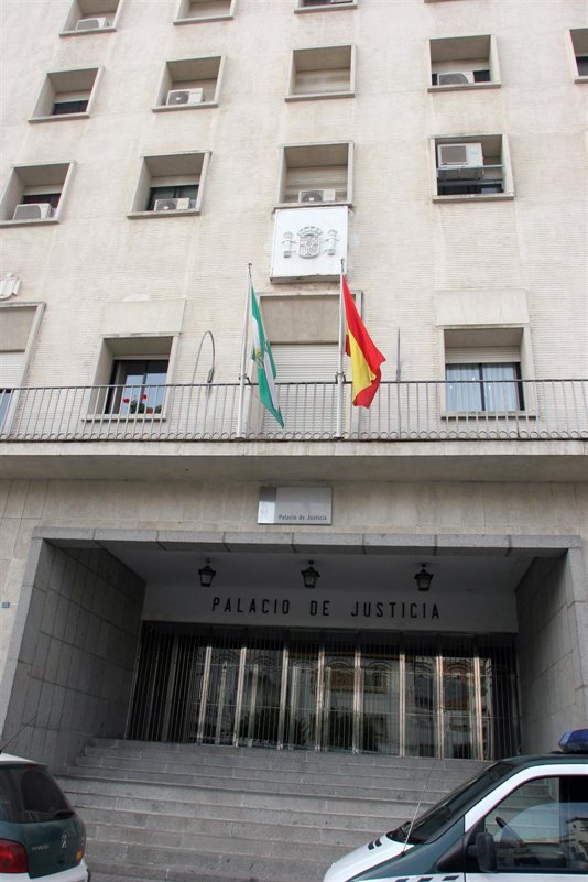 ep vista exterior de la audiencia provincial de huelva