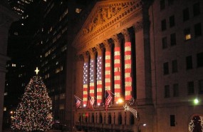 New York Stock Exchange at Christmas, NYSE, markets, Wall Street. Photo: Richard Gillin