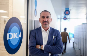 ep archivo   el ceo de digi en espana marius varzaru posa a la camara tras una entrevista con europa