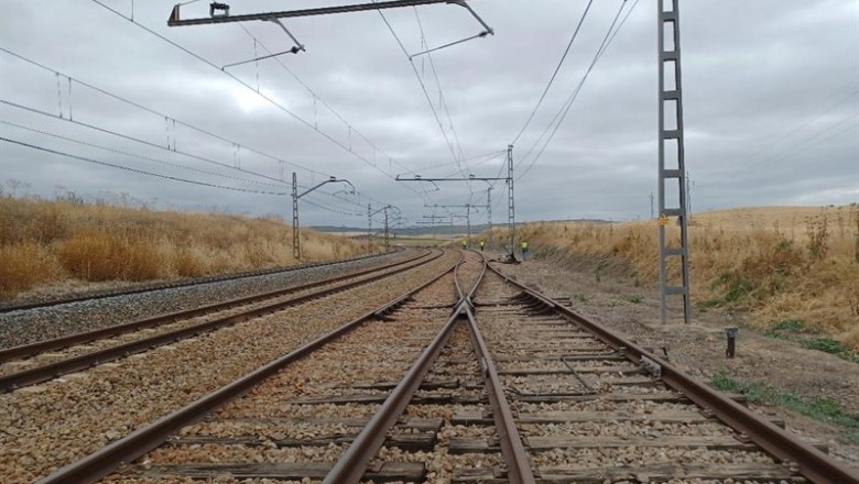 ep archivo   las vias del tren cerca de la estacion de pedro abad en la provincia de cordoba