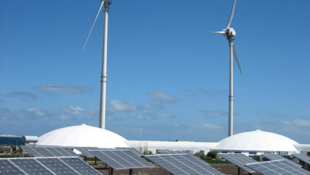 ep archivo   molinos de energia renovable y placas solares