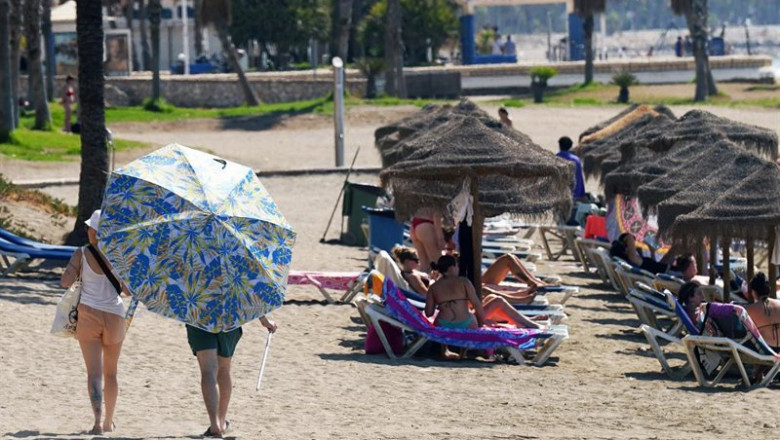 ep archivo   numerosos turistas y malaguenos disfrutan de la playa de la malagueta a 29 de julio de