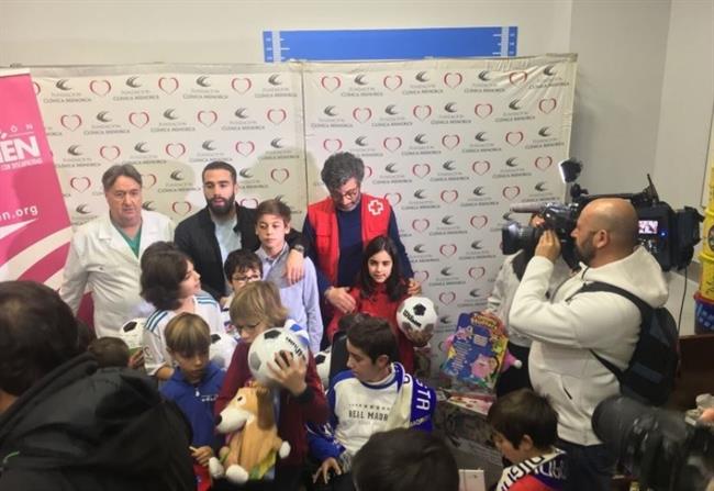 ep dani carvajal reparte regalosclinicas menorca