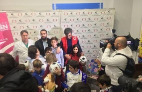 ep dani carvajal reparte regalosclinicas menorca