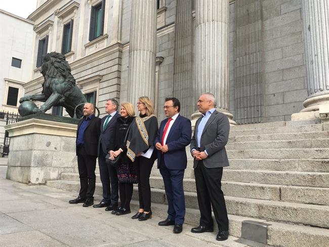 Diputados de PSOE, PNV y ERC, junto a UGT, por la suficiencia de las pensiones | PSOE CONGRESO ep diputadospsoe pnverc juntougt porsuficiencialas pensiones