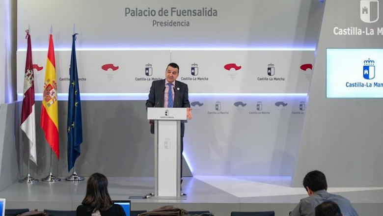 ep el consejero de agricultura agua y desarrollo rural de c-lm francisco martinez arroyo en rueda de