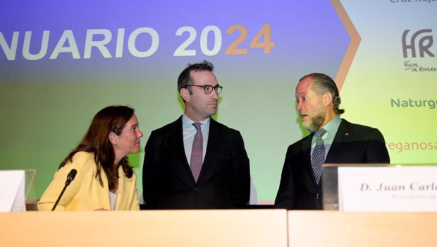 ep el ministro de economia carlos cuerpo junto a la alcadesa de a coruna ines rey y el presidente de ep el ministro de economia carlos cuerpo junto a la alcadesa de a coruna ines rey y el presidente de