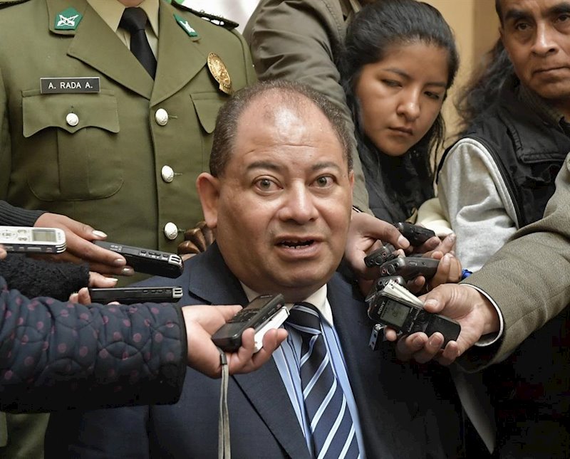ep el ministro de gobierno de bolivia carlos romero