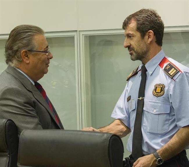 Ferrán López con Zoido. | EUROPA PRESS ep ferran lopezzoido