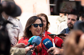 ep la ministra de defensa margarita robles ofrece declaraciones a los medios durante su visita al ep la ministra de defensa margarita robles ofrece declaraciones a los medios durante su visita al