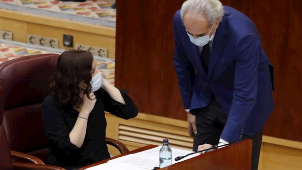 ep la presidenta de la comunidad de madrid isabel diaz ayuso junto a su consejero de sanidad enrique