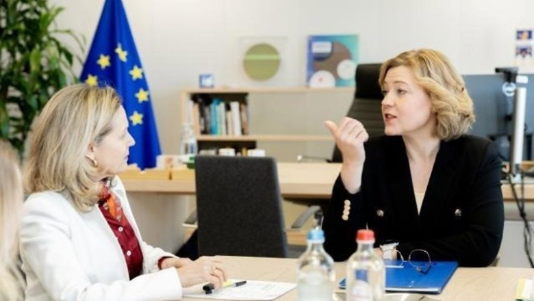 ep la vicepresidenta comunitaria henna virkkunen y la presidenta del bei nadia calvino en una