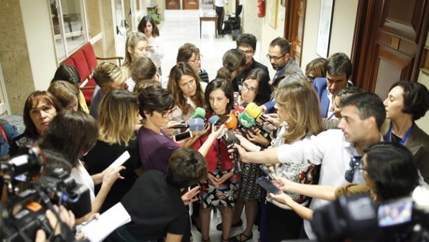 ep margarita robles atiendelos medioscongreso