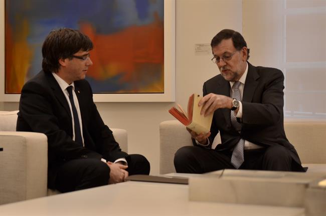Mariano Rajoy recibe a Carles Puigdemont en la Moncloa | EUROPA PRESS ep mariano rajoy recibecarles puigdemontla moncloa