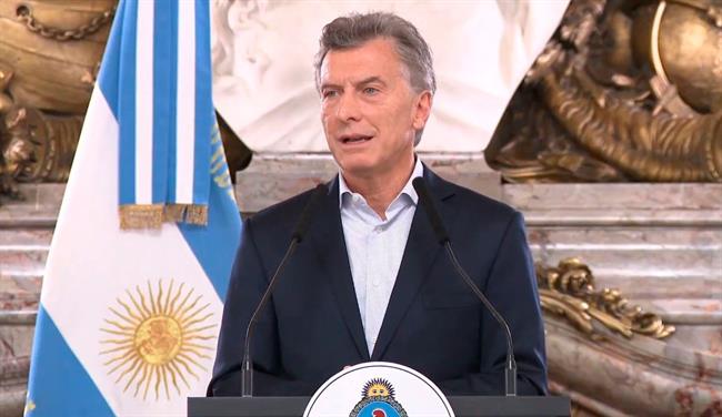 El peso argentino modera sus caídas y la bolsa rebota un 10%