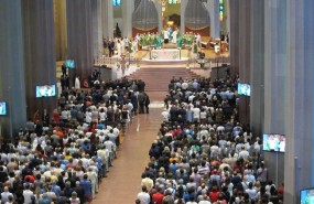 ep missala sagrada familialas victimasatentado