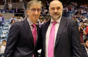 ep montxo fernandez tecnico del monbus obradoiro y pablo laso del real madrid se saludan con