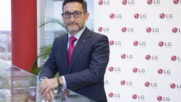 ep nacho angel director comercial de moviles de lg espana