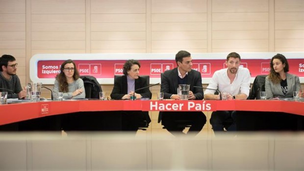 ep pedro sanchez con asociacionesjovenes