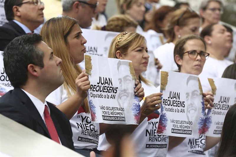 ep personas piden la liberacion del lider opositor venezolano juan requesens