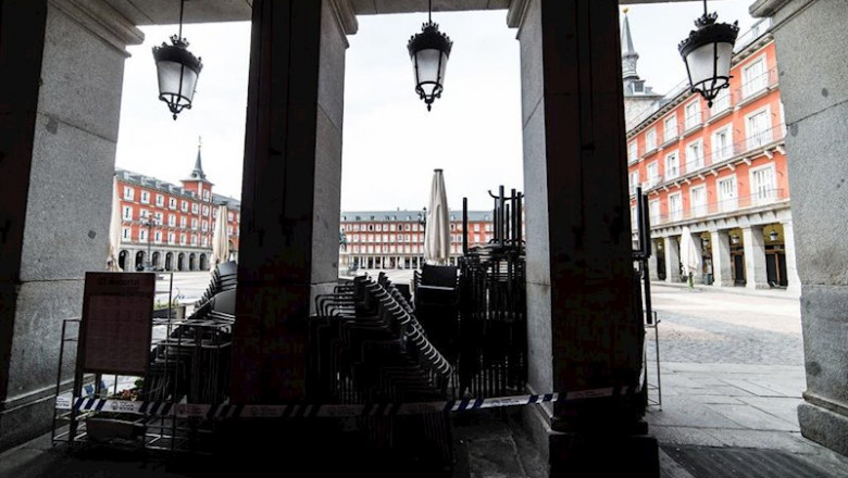 Terraza cerrada en un local de la Plaza Mayor de la capital durante el confinamiento | Joaquin Corchero - Europa Press ep terraza cerrada en un local de la plaza mayor de la capital durante el confinamiento