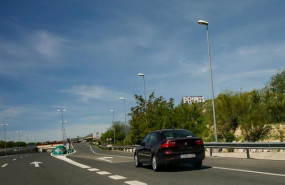 ep un coche privado circula por madrid durante el domingo 3 de mayo de 2020