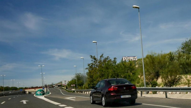 ep un coche privado circula por madrid durante el domingo 3 de mayo de 2020