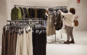 ep una mujer ve la ropa en una macrotienda de zara en el boulevard austria de valncia a 2 de ep una mujer ve la ropa en una macrotienda de zara en el boulevard austria de valncia a 2 de