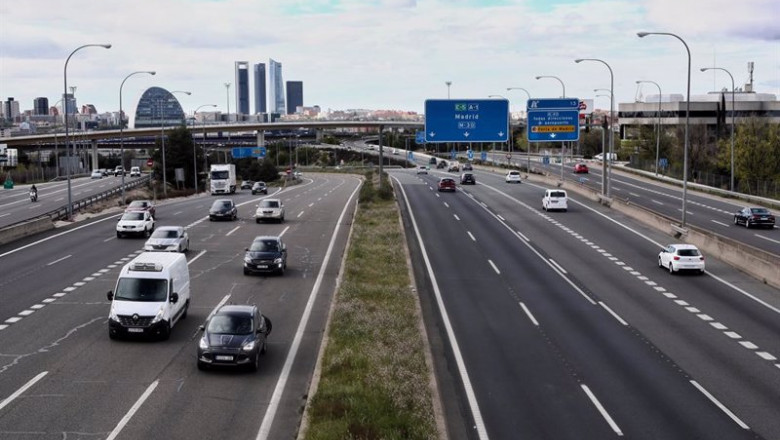 Varios coches en la carretera A-1 a su paso por la Moraleja (Madrid) | Eduardo Parra - Europa Press ep varios coches en la carretera a 1 a su paso por la moraleja madrid