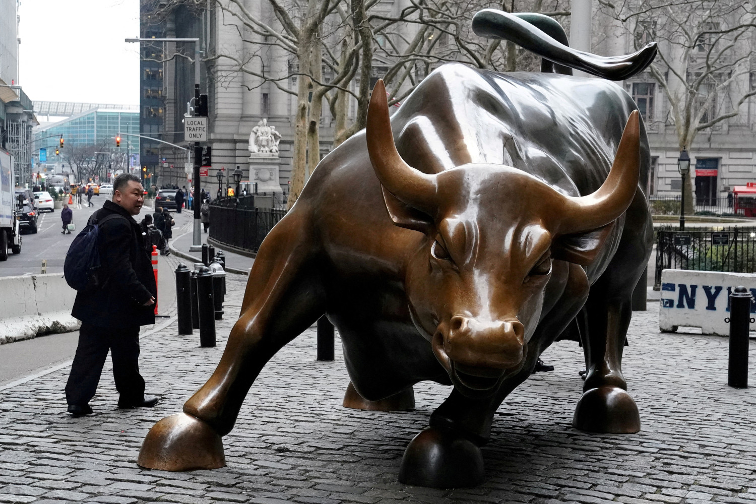 photo d archives du charging bull ou wall street bull a new york 