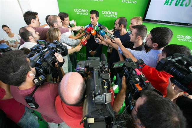 Arbeloa atiende a los medios | CODERE ep arbeloa atiendelos medios