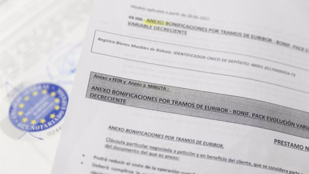 ep archivo   documentacion para la firma de una hipoteca a 15 de marzo de 2023 en madrid espana el