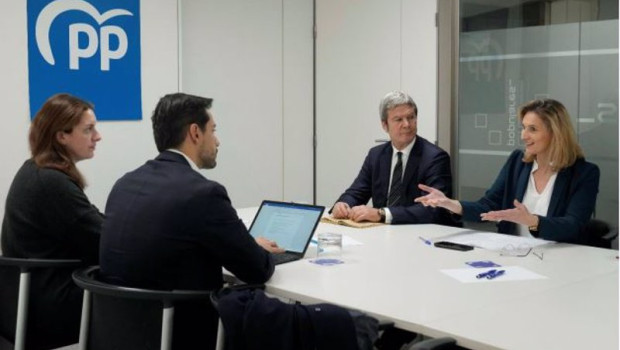 ep archivo   la vicesecretaria de desarrollo sostenible del pp paloma martin y el asesor energetico