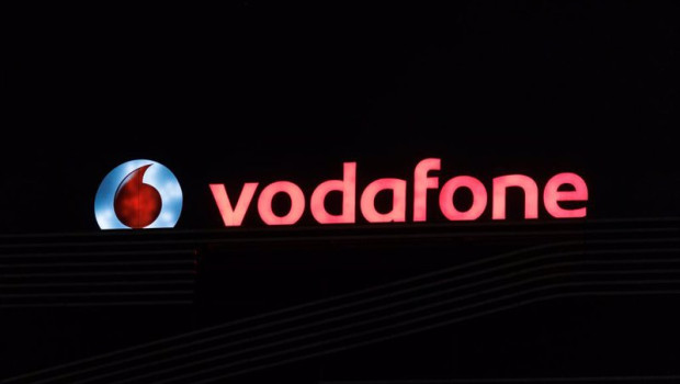 ep archivo   logo de la empresa de vodafone encendido a 10 de agosto de 2022 en madrid espana hoy