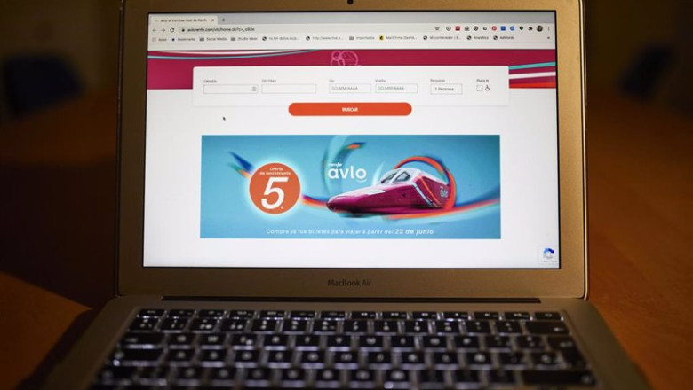 ep archivo pantalla inicial de la pagina web de avlo renfe en un portatil en madrid ep archivo pantalla inicial de la pagina web de avlo renfe en un portatil en madrid