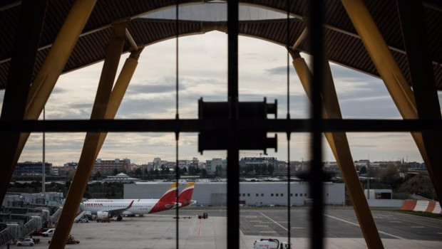 ep aviones de iberia vistos desde la terminal 4 del aeropuerto adolfo suarez madrid barajas