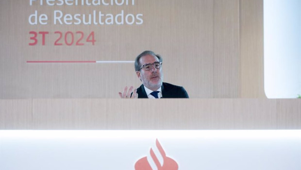 ep el ceo hector grisi durante la presentacion del tercer trimestre 2024 por el banco santander en
