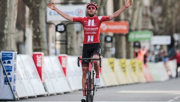 ep el ciclista belga tiesj benoot team sunweb vencedor de la quinta etapa de la paris-niza 2020
