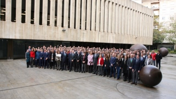 ep el consejero delegado de banca march jose luis acea junto a empleados de la entidad en la sede de