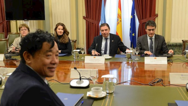 ep el director general de la fao qu dongyu en primer termino y el ministro de agricultura pesca y