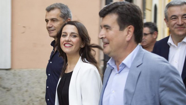 ep el lider de ciudadanos en la comunidad valenciana toni canto la portavoz en el congreso ines