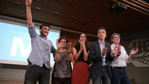 ep el lider de mas madrid inigo errejon con otros representantes de mas madrid a la izquierda pablo